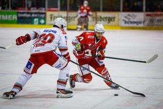 Eispiraten Crimmitschau vor dem dritten Spiel der Play-downs: Wie die Chancen für den Einsatz von Jerkko Rämö und Scott Feser stehen - Verteidiger Jerkko Rämö hat im ersten Spiel ein Tor erzielt und im zweiten Spiel gefehlt.