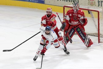 Eispiraten Crimmitschau: Was sich durch Top-Clubs bei der Gestaltung der Verträge ändert - Die Eispiraten Crimmitschau mit Torhüter Kevin Reich und Verteidiger Ole Olleff treffen auch in der neuen Saison auf Düsseldorf. Die DEG gehört zu den Top-Standorten.