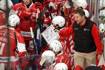 Eispiraten Crimmitschau: Wird Dylan Wruck bis zum Saisonstart gegen Krefeld fit? - Trainer Jussi Tuores gönnt den Profis der Eispiraten Crimmitschau nach dem Leipzig-Test noch einmal freie Tage.