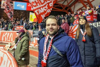 Eispiraten: Dieser Fan hat die 500 voll gemacht - Norman Pilling - Fanbeauftragter der Eispiraten