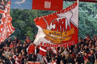 Eispiraten-Etat klettert über drei Millionen Euro - Die Eispiraten planen mit 1500 zahlenden Fans pro Spiel.