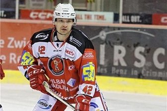 Eispiraten: Hilfe kommt von unten und von oben - Walther Klaus hat sich mit seiner Leistung am Dienstag gegen Kassel für weitere Einsätze im Eispiraten-Trikot angeboten.