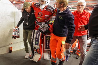 Eispiraten-Keeper Oleg Shilin: Nach Auswertung der Röntgenbilder gibt es erste Informationen aus dem Krankenhaus - Für Torhüter Oleg Shilin war die Partie am Sonntag bereits nach sechs Minuten beendet.