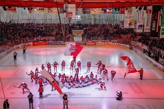 Eispiraten laden am Sonntag zum Blaulichttag: Es gibt schon mehr als 1100 Anmeldungen - Für die Partie zwischen Crimmitschau und Rosenheim gibt es schon mehr als 1100 Anmeldungen von Blaulicht-Helfern.