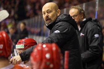 Eispiraten-Planungen: Deutscher Keeper, zwei Legionäre für den Sturm - Trainer Daniel Naud bastelt am Kader für die neue Saison.