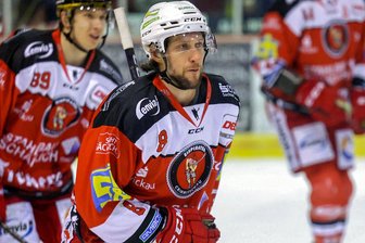 Eispiraten-Routinier: "Habe noch fünf gute Jahre in mir" - Dominic Walsh ist der Dauerbrenner bei den Eispiraten Crimmitschau. Seit 2013 spielte er für die Westsachsen und machte jetzt seine mittlerweile 550. Partie im Trikot des Eishockey-Zweitligiste.