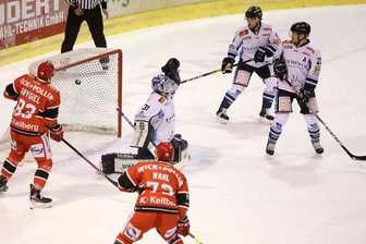 Eispiraten siegen im Derby gegen die Eislöwen Dresden - Das 1:0 für die Eispiraten Crimmitschau im Derby gegen die Eislöwen Dresden.