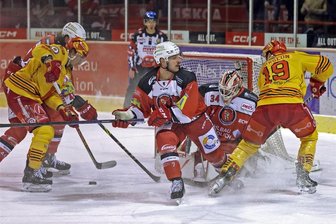 Eispiraten-Stürmer Tyler Gron: Neue Chance eine Klasse tiefer in der Eishockey-Oberliga - Tyler Gron wechselt von Crimmitschau nach Hannover.