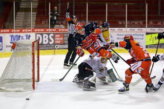 Gemeinsam mit Mathieu Lemay in die die neue Saison: Die Eispiraten Crimmitschau haben den auslaufenden Vertrag mit dem kanadischen Torjäger um eine weitere Spielzeit verlängert. 