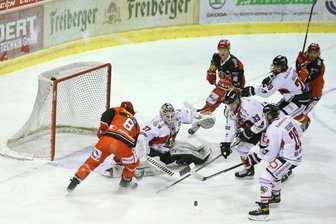 Eispiraten verspielen komfortablen Vorsprung - Eine komfortable 3:0-Führung haben die Eispiraten Crimmitschau am Dienstagabend noch aus der Hand gegeben.