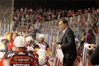 Eispiraten: Was nach acht Pleiten in Folge auf den Prüfstand kommt - Nach acht Pleiten in Folge wackelt der Stuhl von Trainer Marian Bazany. Fest steht nur: Er soll die Übungseinheit am Dienstagvormittag leiten.