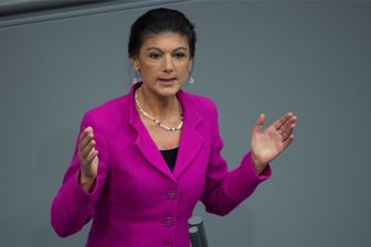 Eklat im Bundestag: Bündnis Sahra Wagenknecht und AfD-Politiker boykottieren Selenskyj-Auftritt - Sahra Wagenknecht und die anderen BSW-Vertreter wollten die Rede vom ukrainischen Präsidenten im Bundestag nicht hören.
