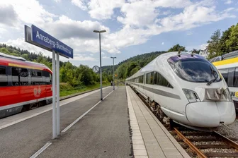 Elektrisch ins Erzgebirge: In Annaberg-Buchholz wird Ladestation für Batteriezüge aufgebaut - Die Ladestation soll im Frühjahr 2023 im Bahnhof Annaberg-Buchholz Süd aufgebaut werden.