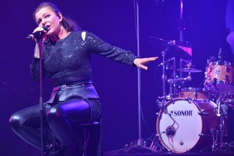 Elektroakustik-Tour: So hat Silly Freiberg berührt - Julia Neigel ist Sängerin in der aktuellen Besetzung der Band Silly. Hier am Donnerstag im Tivoli Freiberg.