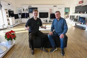 Elektronik-Experte übergibt Fachgeschäft im Rabenstein-Center - Günter Lein (rechts) hat sein Geschäft in die Hände von Alexander Tscheketa gegeben.