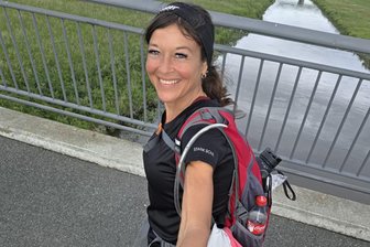 Elf Blasenpflaster und noch über 100 Kilometer: Christin Ziehr kämpft kommt Weltrekord näher - Mittendrin, statt nur dabei: Christin Ziehr ist wohlauf. Vor ihr liegen am Donnerstagnachmittag noch über 100 Kilometer bis zum Weltrekord.