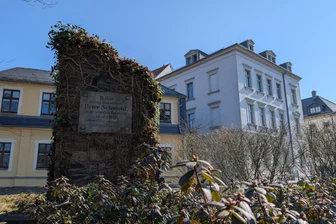 Elf Türme in Freibergs Stadtmauer: Historiker entdecken Fundamente - Ein Fragment eines Turms in der Stadtmauer Freiberg nahe des Peterstors.