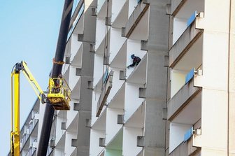 Elfgeschosser in der Plauener Bahnhofsvorstadt bekommt neue Fassade -