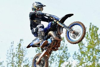 Elfjähriger Rödlitzer auf dem Sprung - Der elfjährige Motocrosser Connor Schubert kennt keine Angst. Nächstes Jahr möchte er gar in einer höheren Klasse starten - um mit noch mehr Geschwindigkeit um die Kurven rasen zu können.
