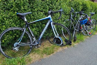 Elfjähriges Mädchen in Chemnitz beim Radfahren verunglückt - Vorzeitiges Ende einer Radtour. In Chemnitz wurde eine Elfjährige von einem Auto erfasst.