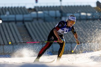 „Eliteschule des Jahres“: Klingenthaler Sportcampus erhält Auszeichnung vom Deutschen Olympischen Sportbund - Die Eliteschule in Klingenthal hat erfolgreiche Athleten hervorgebracht: Saskia Nürnberger, die jetzt im Weltcup startet, gehört dazu.