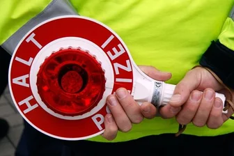 Ellefeld: Betrunkener 15-Jähriger liefert sich Verfolgungsjagd mit Polizei - 