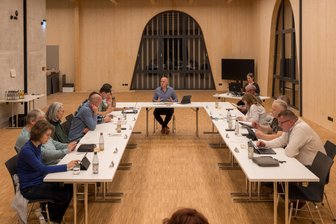 Ellefeld plant neue Regeln bei Mährobotern, Autowäsche und Co. – darum geht es im Kern - Der Ellefelder Gemeinderat debattierte über eine neue Polizeiverordnung, die bald in Kraft treten soll.