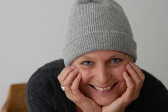 Ellen Schaller: Die Frau, die oft lacht ... - Ellen Schaller steht seit den späten 1980er-Jahren auf sächsischen Bühnen und gehört zum Ensemble des Chemnitzer Kabaretts.