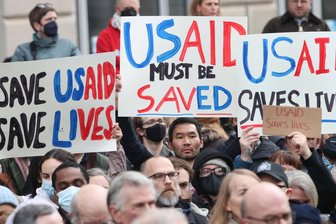 Elon Musk schießt die US-Entwicklungsbehörde sturmreif - Der Ausschluss der Mitarbeiter aus der USAID-Hauptverwaltung am Montag hat zu heftigen Protesten und Widerstand in Washington mobilisiert.
