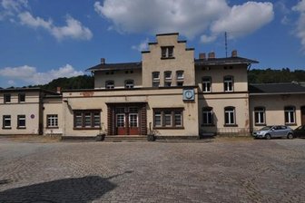 Elsterberger Bahnhof wird versteigert - Das Mindestgebot für den Elsterberger Bahnhof liegt bei 14.000 Euro.