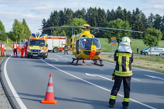 Elterlein: Motorradfahrer stirbt nach Zusammenstoß mit Kleinbus - 