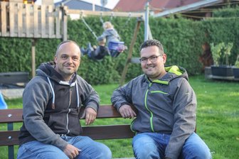 Eltern auf Zeit: Mittelsachsen sucht Pflegeeltern - Informationsabende in Mittweida, Döbeln und Freiberg - Der Pflegekinderdienst sucht neue Pflegefamilien. Daniel und Roy Leisring aus Burgstädt sind bereits Pflegeeltern.