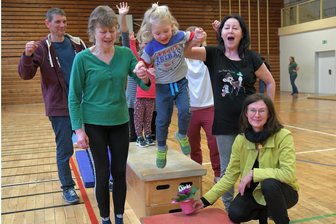 Eltern aufgepasst: Freiberger Flohsport startet wieder - Flohsport in der Turnhalle der Carl-Böhme-Schule in Freiberg.