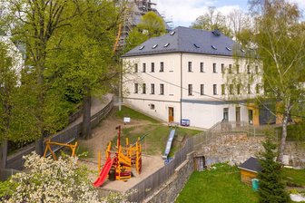 Eltern nicht weiter finanziell belasten: So reagieren die Landtagsfraktionen auf offenen Brief aus dem Erzgebirge - Mehr als 630.000 Euro investiert die Kommune dieses Jahr planmäßig in die Kita. Nun kommen noch 40.000 Euro hinzu, weil der Rat die Erhöhung der Elternbeiträge abgelehnt hat.