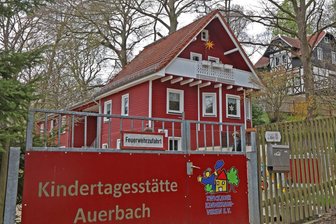 Eltern protestieren gegen Schließung von Zwickauer Kita Auerbach - Die Kita Auerbach soll spätestens zum September 2028 schließen.