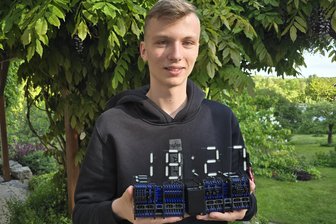 Eltern sind die größten Fans: Uhr aus 3D-Drucker bringt Crimmitschauer ins Finale von „Jugend forscht“ - Tobias Schmidt fährt nach Hamburg zum Finale des Wettbewerbs „Jugend forscht“, wo er mit seiner elektromechanischen Uhr punkten will.