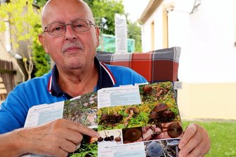 Eltern und Pilzfachmann bangen um anderthalbjähriges Mädchen in Stein - Klaus Taubert besitzt mehr als 100 Fachbücher, in denen er nachschlagen kann.