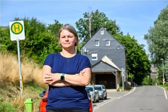 Eltern verärgert: Vor Schulbeginn noch vieles ungeklärt - Elternvertreterin Tamara Balzer, Mutter von drei Kindern, ärgert sich darüber, dass fünf Wochen vor Schulbeginn noch viele Fragen der Schülerbeförderung nicht geklärt sind. Das betrifft vor allem Auerswalder Erstklässler, die in der Grundschule Ottendorf eingeschult werden.