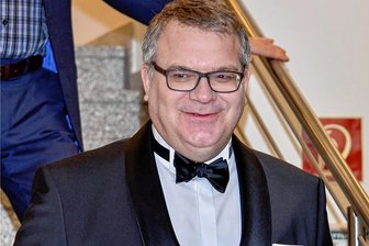 Elton trauert um seinen Doppelgänger Mirko Thiele aus Brand-Erbisdorf - Elton - hier beim Fototermin zur 1000. Folge der ARD-Show "Wer weiß denn sowas?", trauert um Mirko Thiele. 