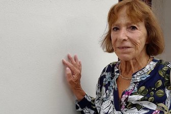 Emotionen bei Enthüllung von Gedenktafel in Oelsnitz - Rosemarie Schmidt-Kluge.