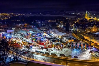 Empörung im Erzgebirge: Lichterfahrt abgesagt - Die Lichterfahrten im Erzgebirge haben ihren Ursprung in den Corona-Jahren, sollten Menschen Hoffnung in einer dunklen Zeit spenden.