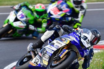 Enderlein lässt Taten folgen - Fährt wieder vorneweg: Max Enderlein hat auf dem Lausitzring bewiesen, dass er das Siegen nicht verlernt hat.
