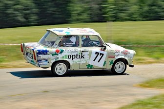 Endlich dröhnen wieder die Motoren: Grünhainer Teams reisen nach Weida - Michael Schröder und Stefan Kupsch vertreten die Farben des MC Grünhain im Trabant 601.