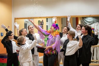 Endlich Ferien: Zehn Freizeit-Tipps für zehn Winterferientage im Vogtland - Kinderfasching ist am Dienstag in der Plauener Festhalle angesagt - im Spiel-Spaß-Kindertreff des Plauener Mehrgenerationenhauses wurde dafür zuletzt unter Leitung von Silke Neumann eifrig geprobt.