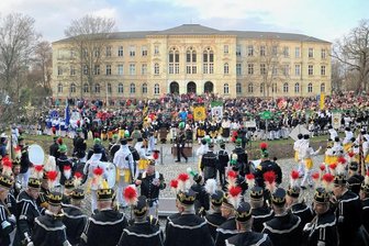 Endlich wieder Bergparade in Zwickau - Im Jahre 2018 fand das Abschlusskonzert der Bergparade in Zwickau erstmals auf dem Platz der Deutschen Einheit statt. 