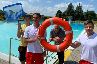 Endlich wieder Freibad: Wann in Hainichen die Saison startet und wo schon gebadet werden kann - Das Team im Stadtbad Hainichen (v. l.): Dominic Kolbe, Rick Seifert, Frank Willner und Ronny Müller.