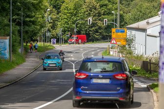 Endlich wieder freie Fahrt auf diesem Autobahnzubringer im Erzgebirge - Der Autobahnzubringer ist wieder für den Verkehr freigegeben.