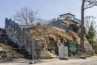 Endspurt am Schlossfelsen in Falkenstein: Wann Besucher die neuen Attraktionen nutzen können - Nach der Winterpause werden die Arbeiten am Schlossfelsen in Falkenstein fortgesetzt.