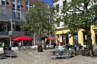 Endspurt im Crimmitschauer Innenstadtausbau - Nach der Herren- und Salzgasse wurde in den Vorjahren auch der Taubenmarkt neu gepflastert. 