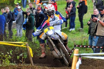Enduro: Geringswalder rast auf Lieblingsstrecke rund um Zschopau zu Silber - Luca Fischeder war trotz Platz 2 in Zschopau nicht vollends zufrieden mit seiner Leistung. Da der 25-Jährige einige Rennen zu Saisonbeginn verpasst hat, kann er sich keine Hoffnung mehr auf die Gesamtwertung der DEM machen.